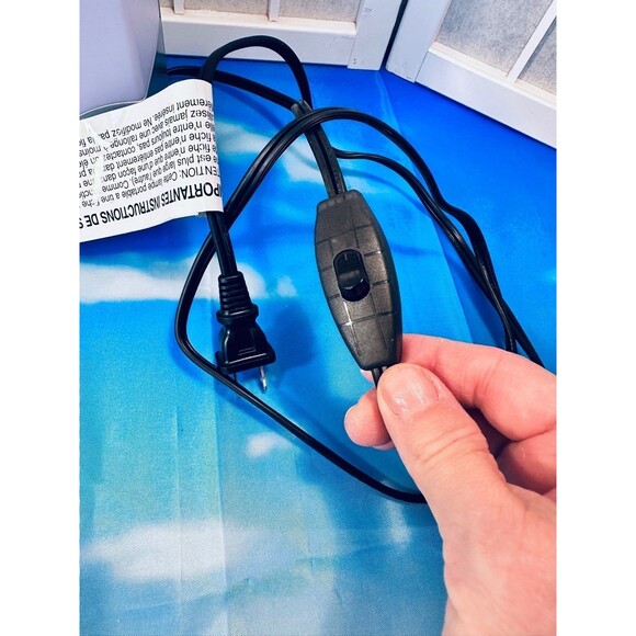 Verilux Seasonal Depression Light Happy Light - Picture 2 of 12